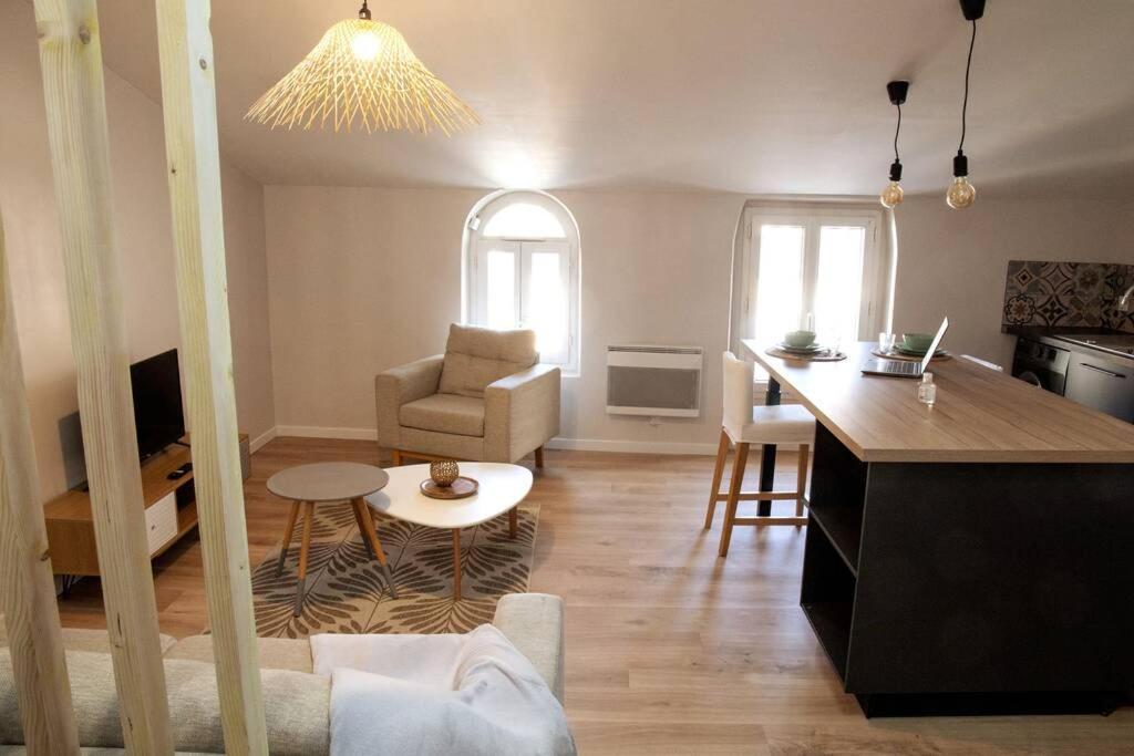 Appartement T2 au calme , Centre Historique , Entrée Autonome à Montélimar Extérieur photo