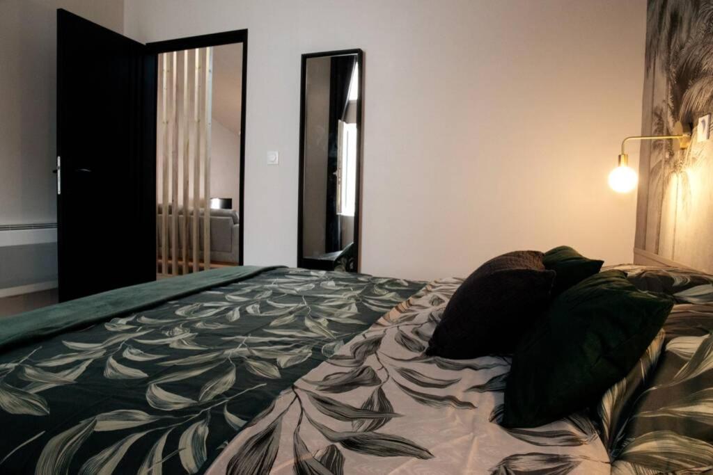 Appartement T2 au calme , Centre Historique , Entrée Autonome à Montélimar Extérieur photo