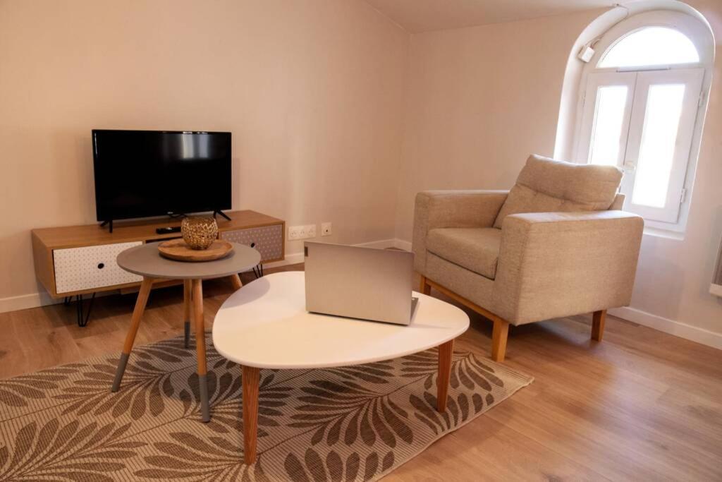 Appartement T2 au calme , Centre Historique , Entrée Autonome à Montélimar Extérieur photo