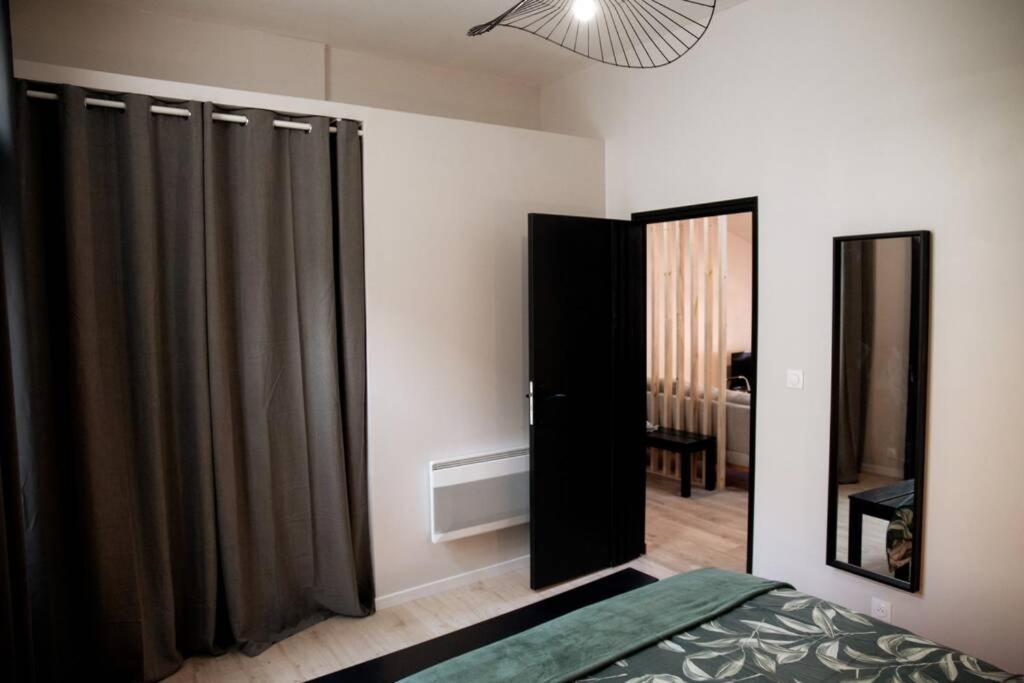 Appartement T2 au calme , Centre Historique , Entrée Autonome à Montélimar Extérieur photo