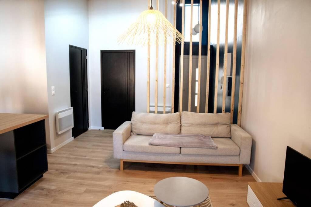 Appartement T2 au calme , Centre Historique , Entrée Autonome à Montélimar Extérieur photo