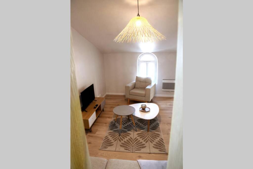 Appartement T2 au calme , Centre Historique , Entrée Autonome à Montélimar Extérieur photo